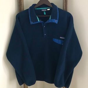 Navy Patagonia synchilla fleece. Women’s Large